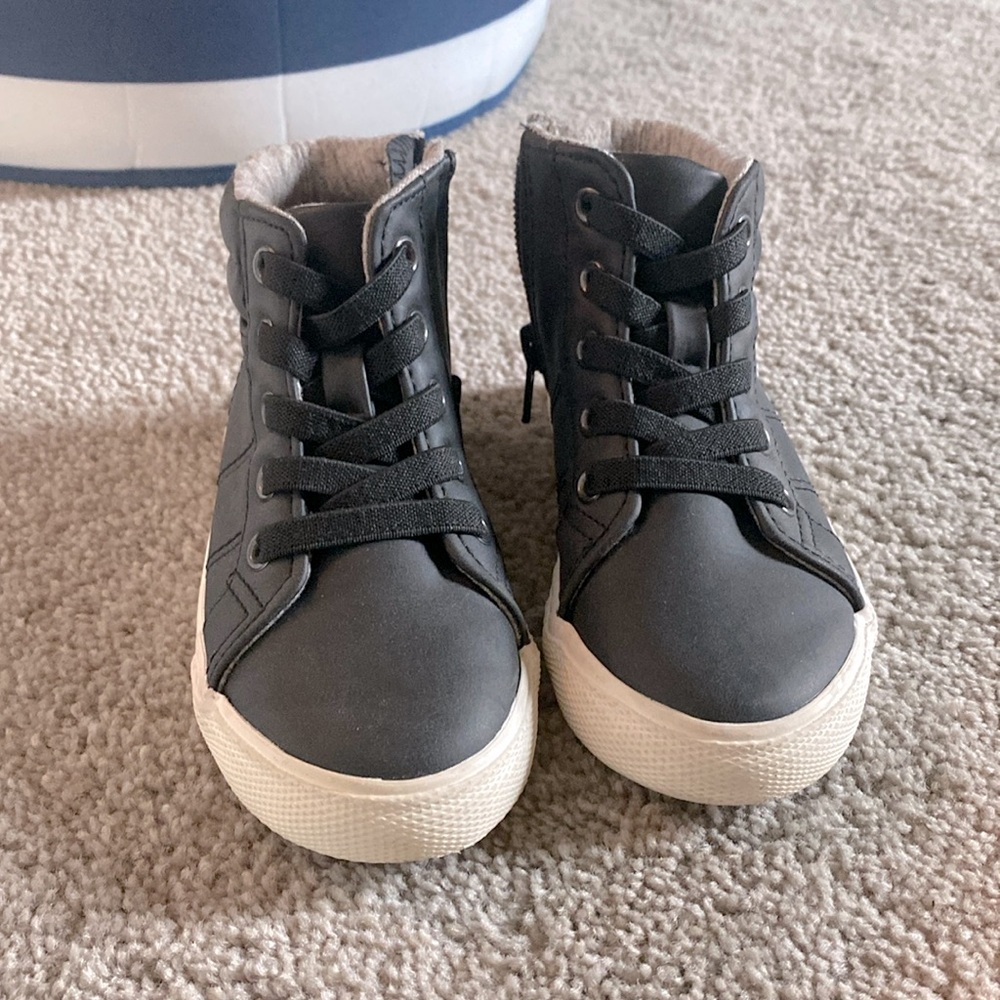 Cat & Jack toddler boots (black)